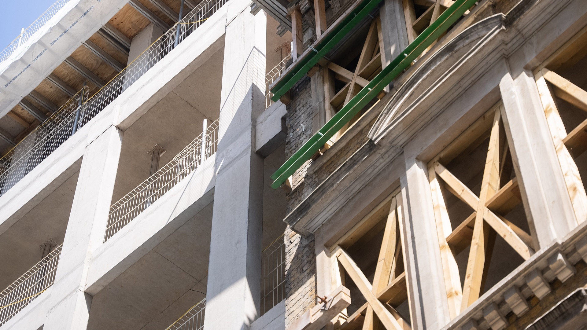 https://www.degroupuk.com/wp-content/uploads/2023/05/buildingrenovation_hero.jpg