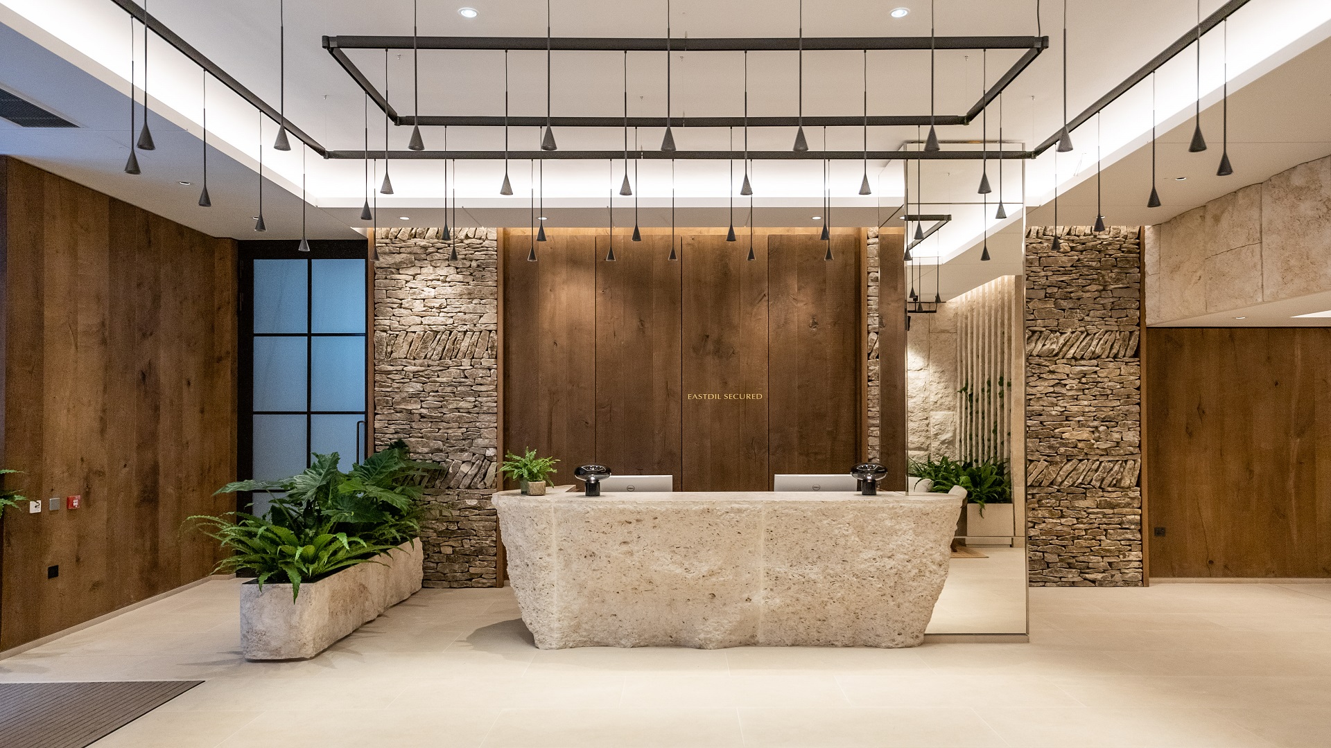 https://www.degroupuk.com/wp-content/uploads/2023/05/fit-out-options-sticky-image.jpg